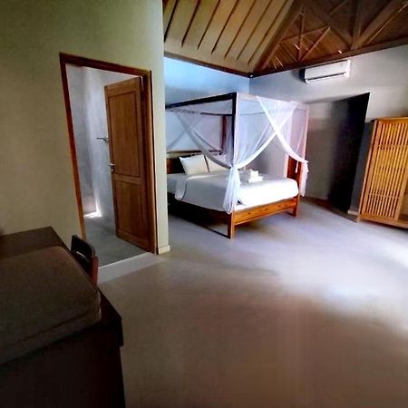 Villa Lova Sambirenteng Gretek Kültér fotó