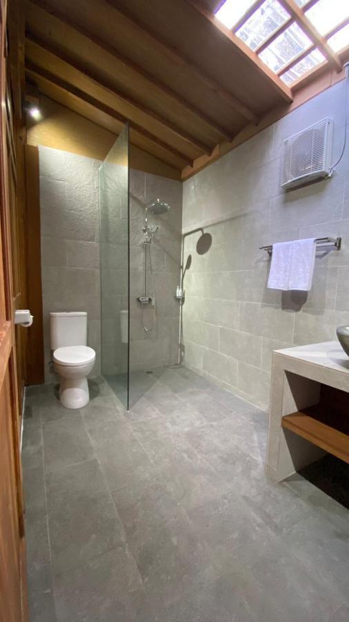 Villa Lova Sambirenteng Gretek Kültér fotó